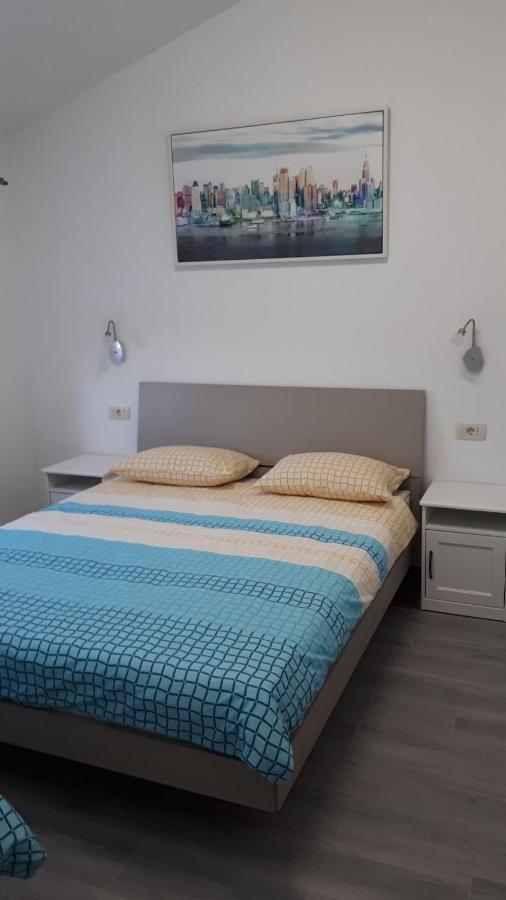 Vila Veronika 2 Pula Exterior foto