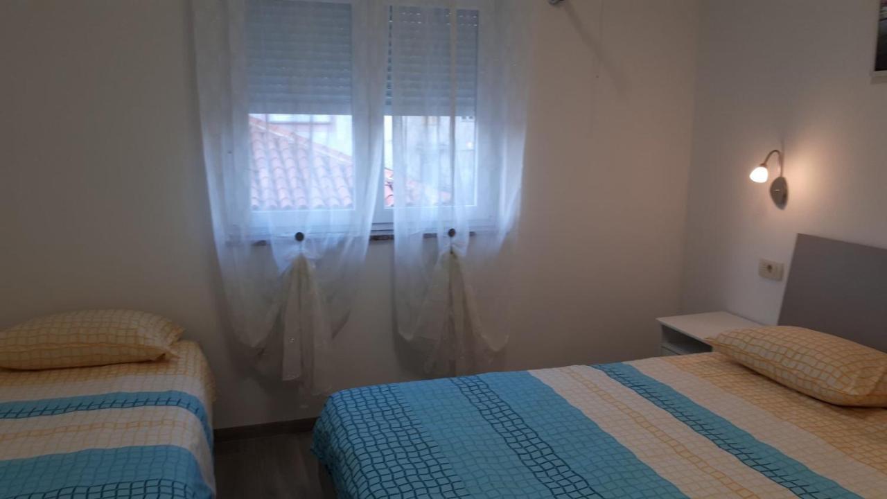 Vila Veronika 2 Pula Exterior foto