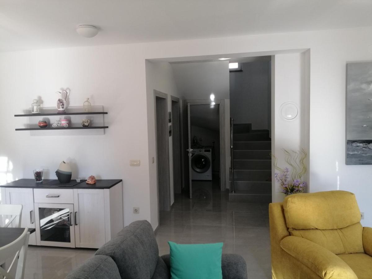 Vila Veronika 2 Pula Exterior foto
