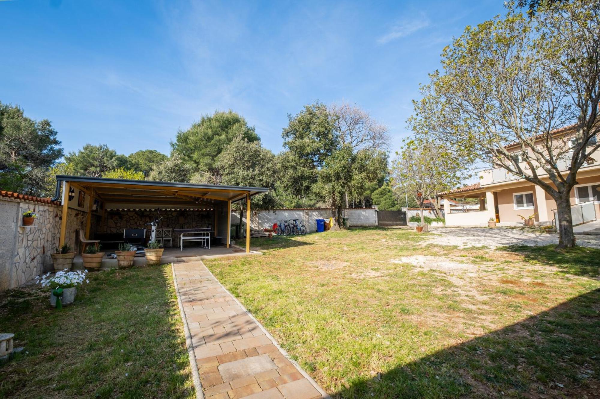 Vila Veronika 2 Pula Exterior foto